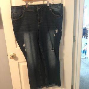 Dark denim distressed boyfriend ankle pant